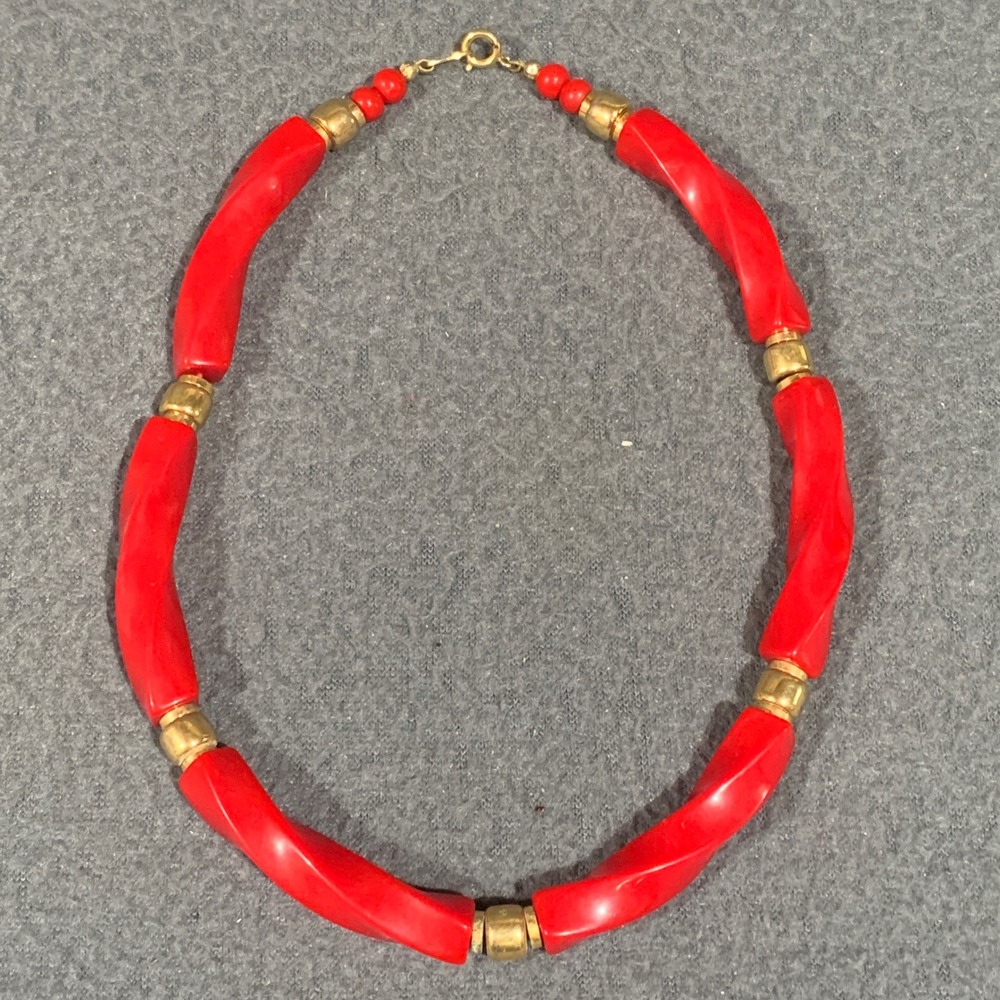 Trifari Necklace Womens OS Red Twisted Resin Gold Tone Vintage Chunky Statement